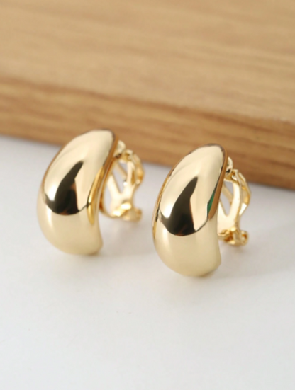 GOLD TEAR-DROP EARRINGS